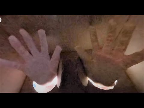 【360°VR】箱の中で巨大な手に襲われる小人/The dwarf is attacked by a huge hand in the box素手/サテン手袋/Satin gloves