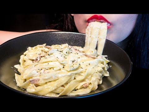 ASMR: Super Creamy Fettucine Alfredo Pasta w/ 'Ham' 🍝 ~ Relaxing Eating [No Talking|V]😻