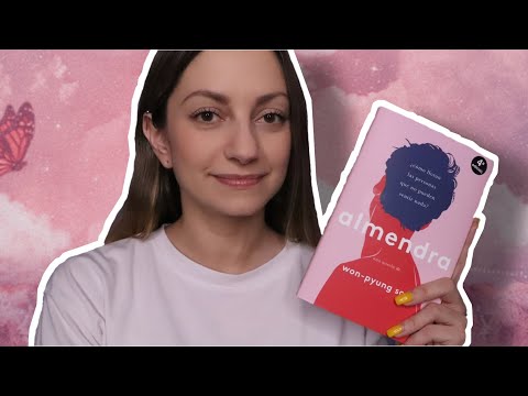 ASMR Leyendo Almendra/ part 1 (whispers, tapping, turning pages...)