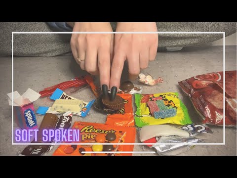 🍬ASMR ~ sorting and opening Halloween candy!🍭 ~ plastic sounds, crinkles ~ whispered