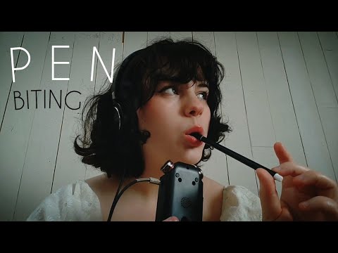 ASMR  Pen biting & nibbling 👄🖊 (sensitive binaural)