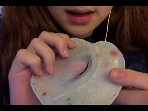 ASMR - fast tapping and scratching on super tingly item