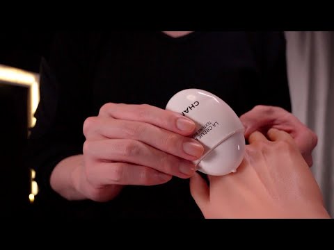 [ASMR]乾燥してます、メイクの後は手を保湿しておくので寝ててください - Doing your Make up and Hand massage(No Talking)