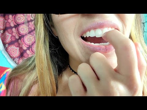 ASMR - 5 MINS OF RANDOM MOUTH SOUNDS INCLUDING TEETH TAPPING. 😁