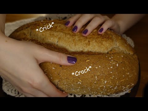 ASMR | Bread Crust Crunching, Crust Eating, Tapping (No talking) 🍞♡