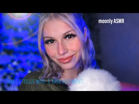 ASMR-spanish trigger words & hand movements❣️(tingly,hand sounds,mouthsounds)