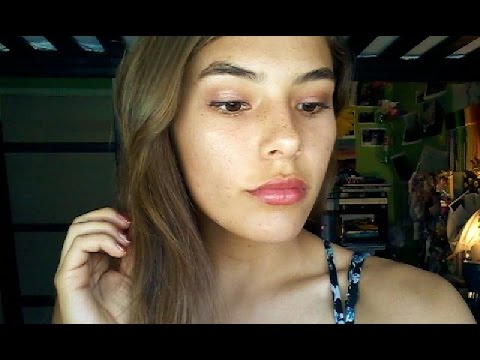 ASMR: Doing my Make-up {tapping, whispering, brush sounds}