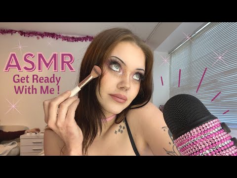 ASMR | GRWM doing my makeup ! Up close whispering, Mouth sounds, Tapping & Hair Brushing 💞