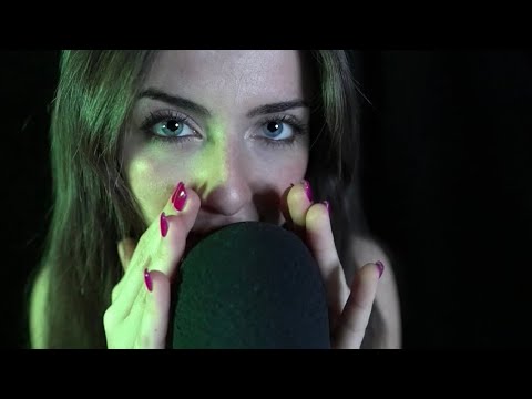 CLOSEUP ASMR (Kisses, mouth sounds, unintelligible whispers)