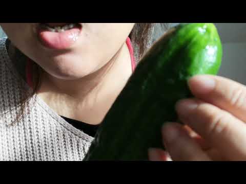 (ASMR) eating licking sucking big cucumber 🥒😋