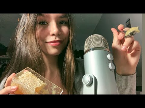 ASMR eating honey comb 🍯🐝💛 (MOUTHSOUNDS)