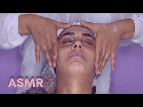 ASMR APLICADO | Esteticista fazendo massagem no rosto e couro cabeludo