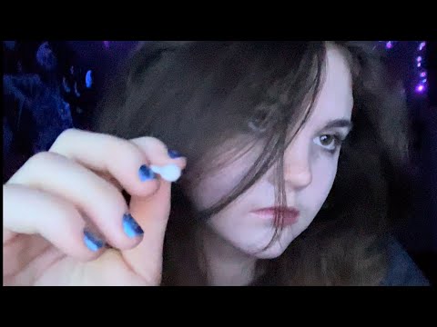 Getting something out of your eye 👀one minute ASMR (up close & mouth sounds￼)