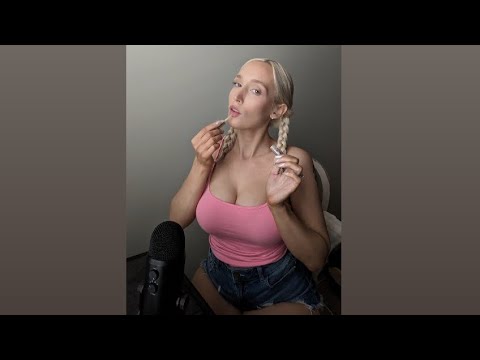 🎧💋ASMR Lipgloss Sounds and Kisses ✨Requested ✨with 👐🏼 movements💋