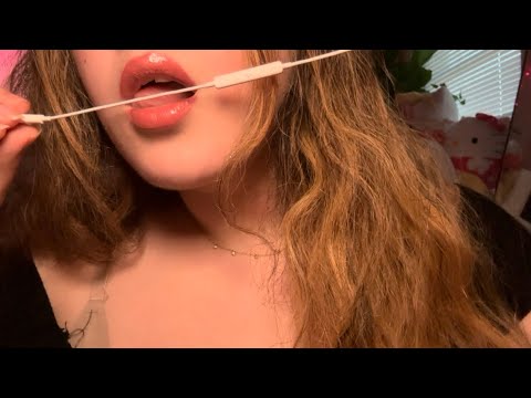 4 min asmr⋆˙⟡ kisses, mouth sounds, mic eating, & quick taps