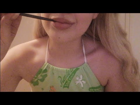 ASMR I Close Up Spoolie Nibbling w/ Unintelligible Whispering & Hand Movements
