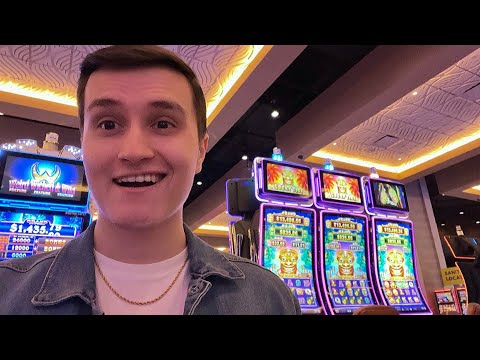 ASMR at A Casino 🎰💰 (asmr in public)