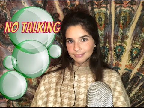 ASMR Popping Gum and Blowing Bubbles *no talking*