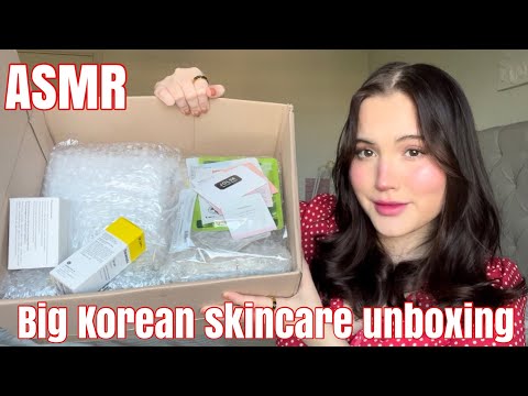 ASMR - Package opening, bubble wrap & tapping triggers (very satisfying sounds)