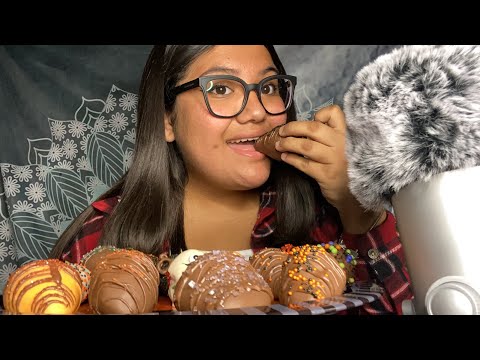 ASMR ~ EATING HALLOWEEN 🎃 CHOCOLATE COVERED STRAWBERRIES *EATING SOUNDS* 👄