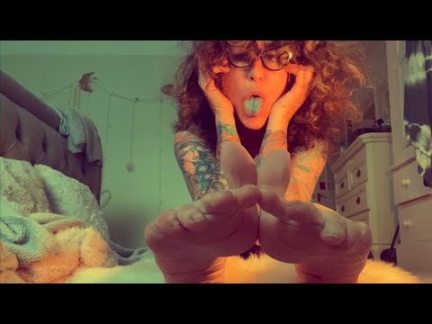 ASMR dry foot sounds and a blue tongued stare