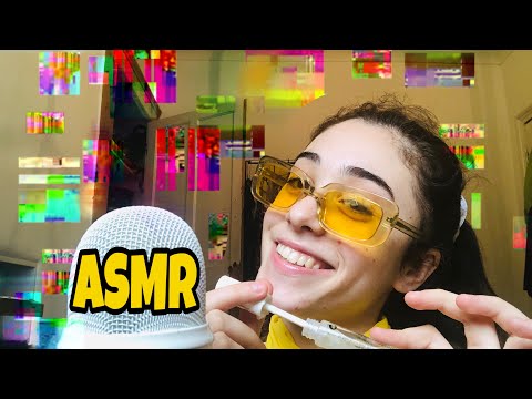 ASMR| lipgloss application & mouth sounds repeating ‘LIPGLOSS’ with hand movements ✨💓