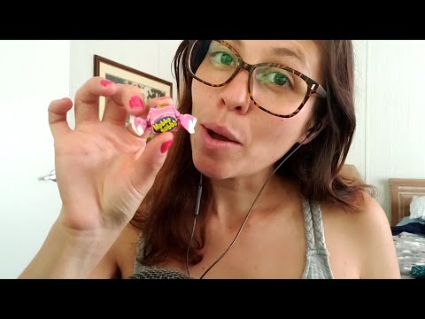 ASMR - Chewing bubble gum and blowing bubbles, Hubba Bubba chewing gum