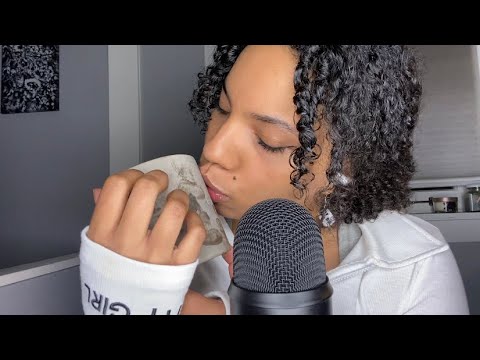 ASMR kissing random objects to give you tingles! 💋👄💋 ( kissing + tapping sounds)