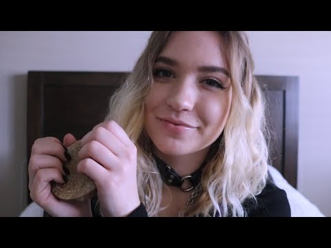 Cozy Comfy Tapping Sounds on WOOD & ART :3 ASMR
