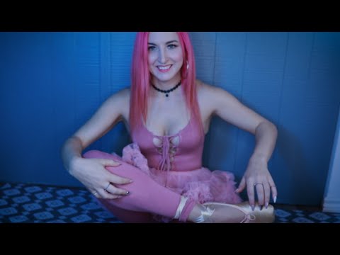 ASMR Fabric Legging Scratching Sounds on Ballet Clothes (Scratching on Leggings)