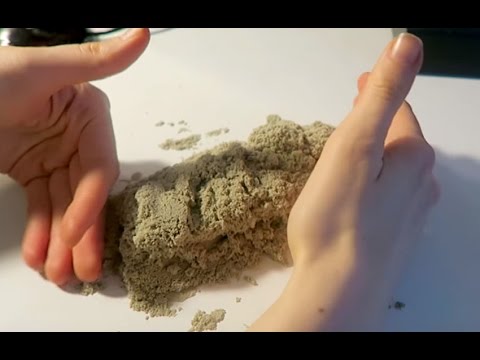 ASMR Playing With Kinetic Sand while Softly Whispering - Relaxation video