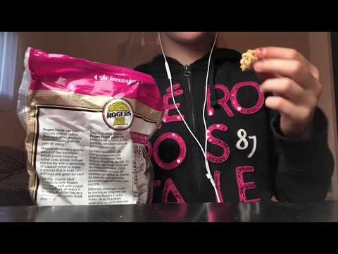 Eating granola [ASMR] Crunchy sounds