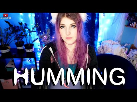 ASMR | Soothing humming with lots of ear muff scratching & fuzzy gloves