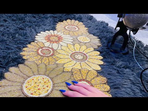 ASMR! Texture And Fabric Scratching And Tapping!