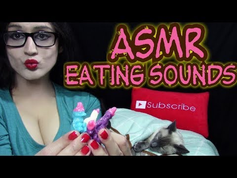 ASMR  Eating Unicorn 🦄 Candy🍬With a Cat🐱! Eating Sounds