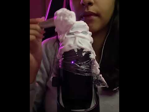 ASMR: espuma nos seus ouvidos #asmr #arrepios #shorts