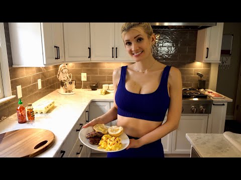 ASMR // Girlfriend Cooks Breakfast For You