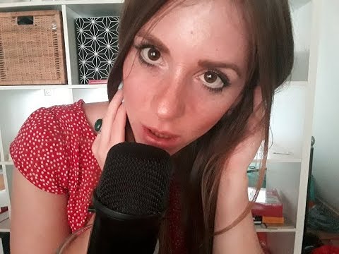 ASMR - MOUTH SOUNDS💋 - Kissing  and Handmovements for a relaxing SLEEP
