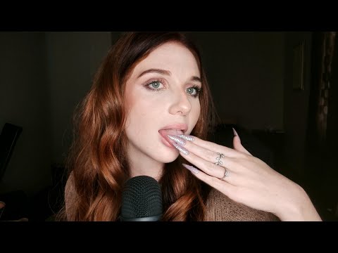 ASMR | Mouth Sounds, Spit Painting & Hypnotic Hand Movements. 😛💓