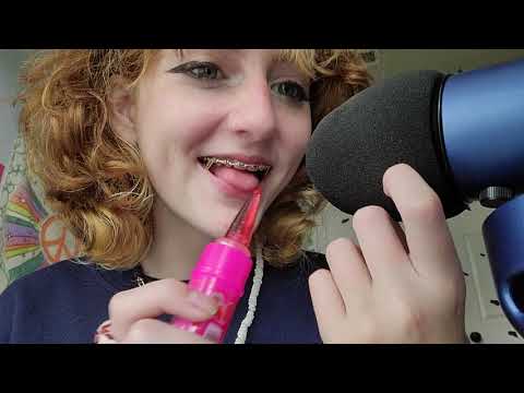 ASMR// mic scratching *with cover* and blow pop licking