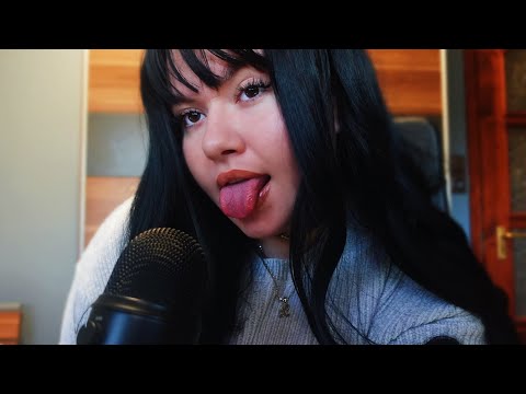 FAST & AGGRESSIVE ASMR ❤️UPCLOSE MOUTH SOUNDS, SPIT PAINTING, VISUALS, MIC TRIGGERS, HAND MOVEMENTS