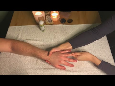 ASMR po polsku 🌙 masaż ręki i dłoni *hand massage with acupressure* (gua sha, oil & polish whisper)