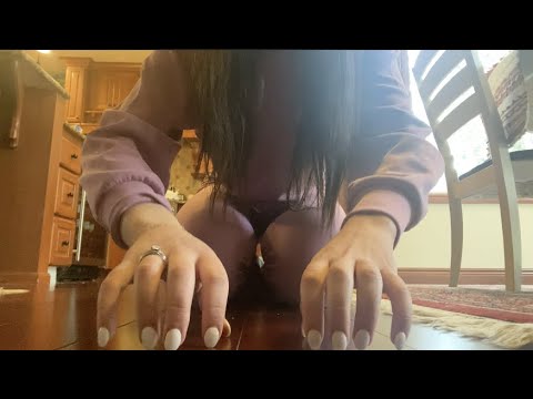 ASMR- FLOOR TAPPING + SCRATCHING 💅🏽✨