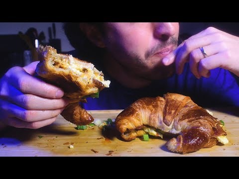 ASMR Extra Cheese Bacon Egg Croissant 자막 字幕  उपशीर्षक ( Real Sounds ) | Nomnomsammieboy