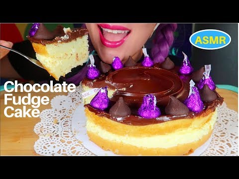 ASMR 초코 퍼지 케이크+키세스 초코릿 먹방| CHOCOLATE FUDGE CAKE+KISSES CHOCOLATE GOOEY EATING SOUND|CURIE. ASMR