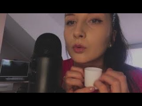 ASMR| MOUTH SOUNDS AND LIGHT TAPPING (so relaxing...)