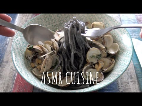 ASMR Cuisine 🍲 On prépare des "spaghetti alle vongole" (palourdes)