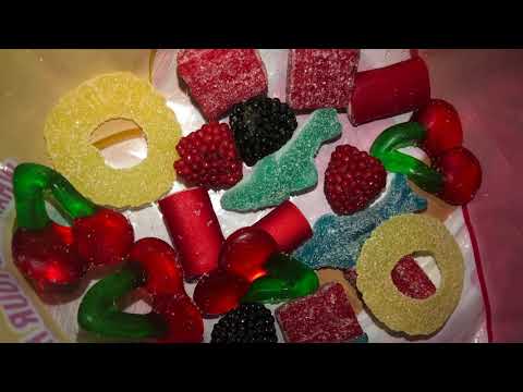 ASMR - 2 GIRLS 1 CANDYBAG, MOUTH SOUNDS