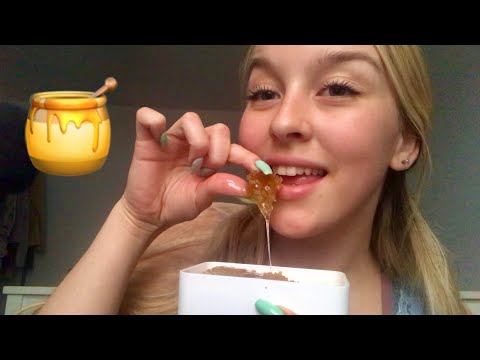 ASMR | EATING HONEYCOMB🍯 *sticky sounds* (100 subscriber special)