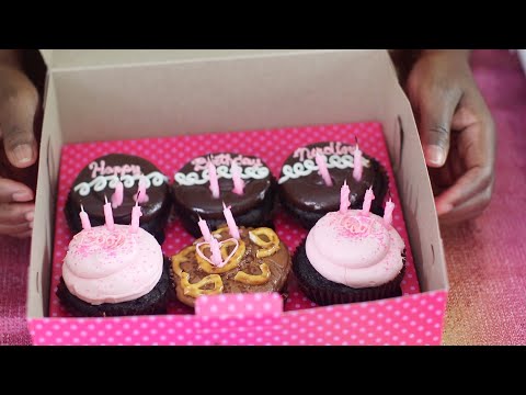 BIRTHDAY CUP-CAKES  ASMR EATING SOUNDS